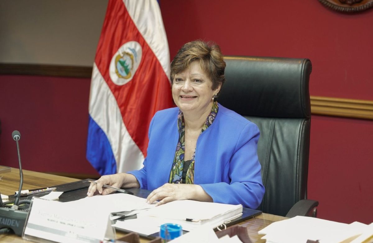 La decisión de otorgar este reconocimiento a Eugenia Zamora fue unánime, la comisión dictaminadora valoró especialmente su capacidad de traducir princ Fuente: UCR